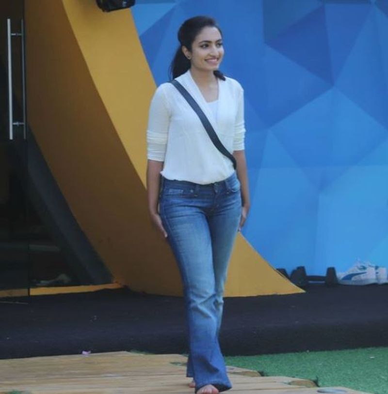 <p>ವೈಷ್ಣವಿ ಬಿಬಿ ಮನೆಯಲ್ಲಿ ಧರಿಸುವ ಬಟ್ಟೆಗಳು ಸ್ಟೈಲಿಷ್ ಹಾಗೂ ಡಿಫರೆಂಟ್ ಆಗಿರುತ್ತದೆ. </p>