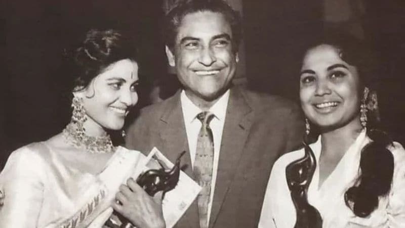 शशिकला ने अपने करियर में 100 फिल्मों में काम किया। उन्होंने रॉकी, सौतन, अर्जुन, घर घर की कहानी, बादशाह, कभी खुशी कभी गम, चोरी-चोरी, मुझसे शादी करोंगी, रक्त जैसी फिल्मों में काम किया। वे आखिरी बार 2005 में आई फिल्म पद्मश्री लालूप्रसाद यादव में नजर आईं थी।