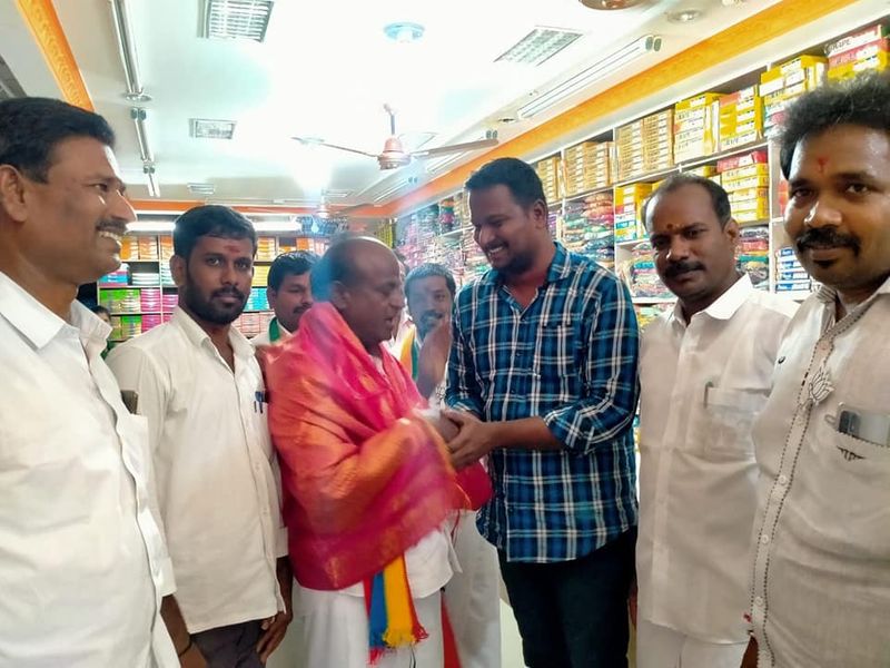 திருக்கோவிலூர் சட்டமன்ற தொகுதி வெற்றி வேட்பாளர் களிவர்தன் தாமரை சின்னத்திற்கு வாக்குகள் கேட்டு பிரச்சாரம் செய்த போது . .