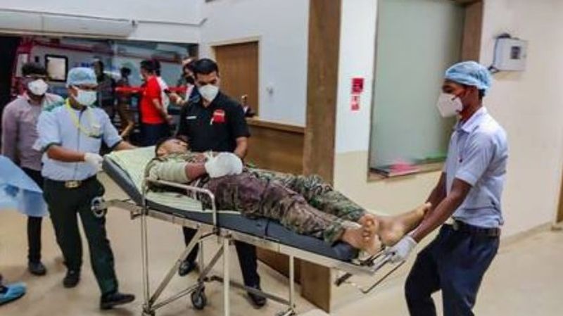 बताया जाता है कि 25 लाख के इनामी नक्सली कमांडर माड़वी हिडमा की सुरक्षा में नक्सलियों की सबसे घातक टीम रहती है। यह टीम अत्याधुनिक हथियारों से लैस है। मीडिया रिपोर्ट्स के मुताबिक मुठभेड़ स्थल पर मौजूद एक जवान ने बताया है कि इस टीम में करीब 800 की संख्या में नक्सली थे। उन्होंने जवानों के ऊपर हमला किया है।
