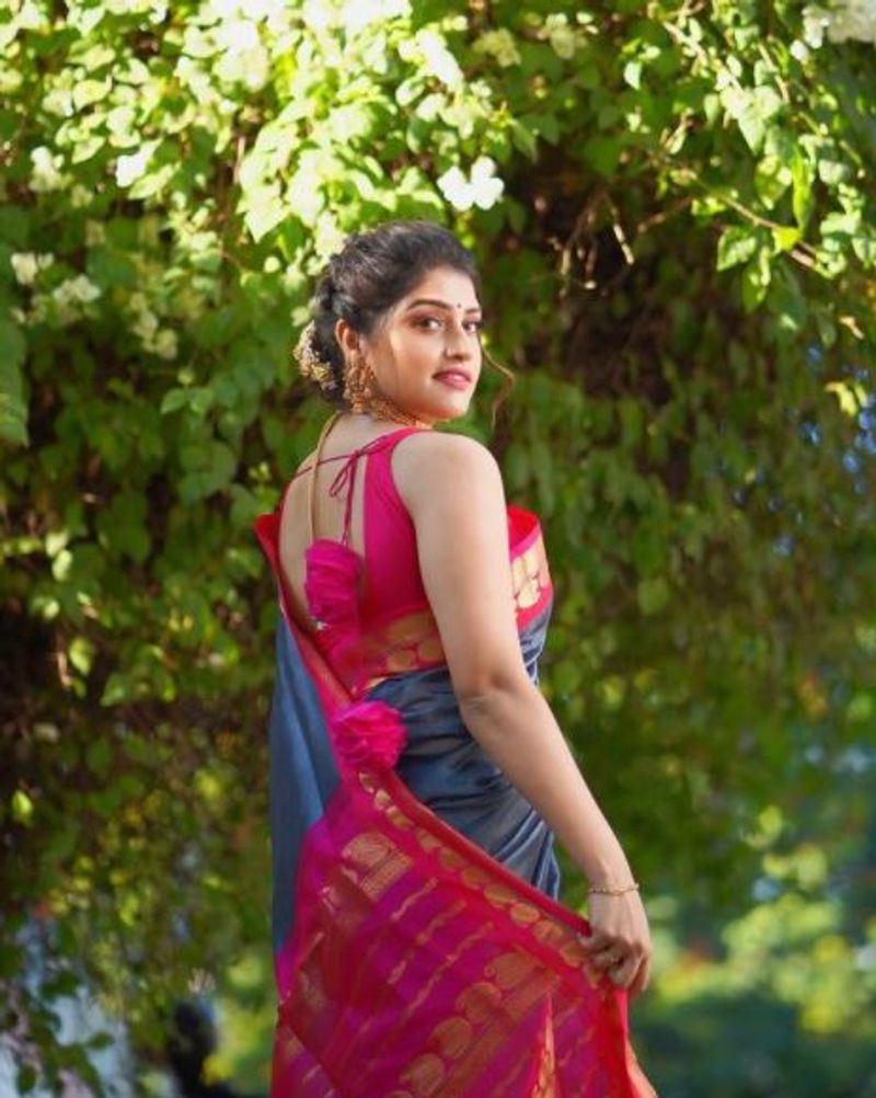 எனவே இதை தொடர்ந்து, 'அன்புடன் குஷி' சீரியலில் யார் நாயகியாக நடிப்பார் என்கிற சந்தேகம் ரசிகர்கள் மனதில் இருந்த நிலையில் தற்போது புதிய நாயகி குறித்த அறிவிப்பு தற்போது வெளியாகியுள்ளது.