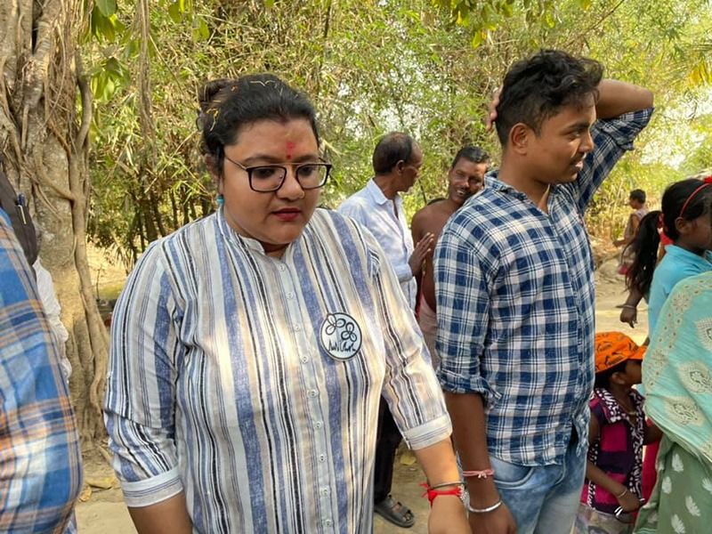 <p> ৩৪ বছরের সুজাতা মণ্ডল জানিয়েছেন, মনোনয়নপত্র দাখিলের সময় পর্যন্ত কোনও ফৌজদারী মামলা নেই। </p>