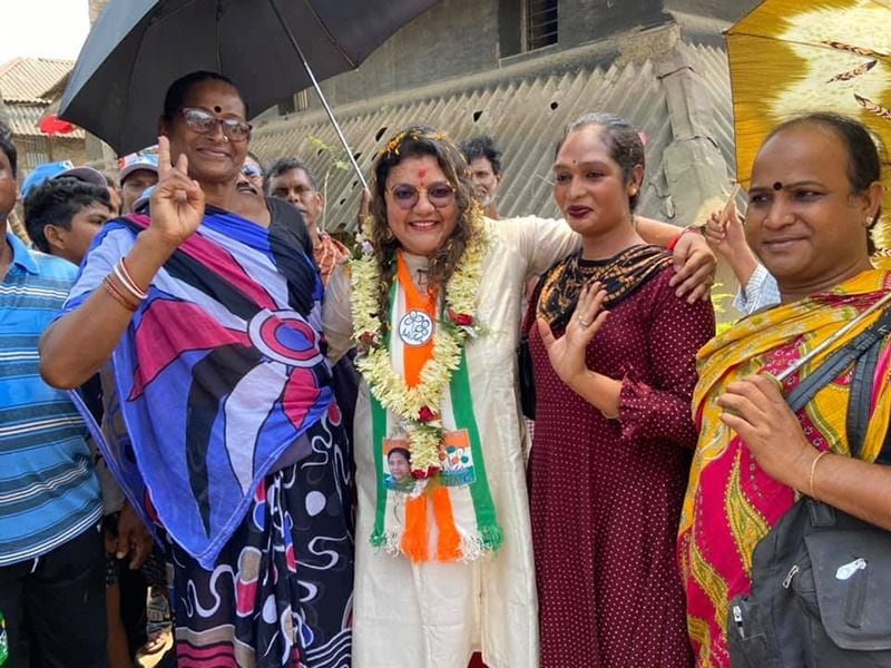 <p>হলফনামায় নিজেকে শিক্ষিকা হিসেবে পরিচয় দিয়েছেন সুজাতা মণ্ডল। বর্ধমান বিশ্ববিদ্যালয় থেকে বাংলা নিয়ে এমএ পাশ করেছেন তিনি। <br />
</p>