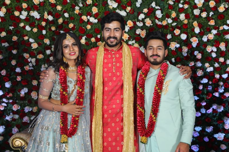 <p>ನಾಗಿಣಿ-2 ತ್ರಿಶೂಲ್ ಹಾಗೂ ಶಿವಾನಿ ಅವರಿಗೆ ಮಂಡ್ಯದಲ್ಲಿ ಅದ್ಧೂರಿ ಆರತಕ್ಷತೆ</p>