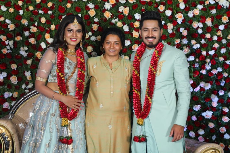 <p>ಪ್ರತಿಯೊಬ್ಬರೂ ಧಾರಾವಾಹಿ ಕುರಿತಾದ ತಮ್ಮ ಕುತೂಹಲವನ್ನು ತಂಡದೊಂದಿಗೆ ಸಂವಾದದಲ್ಲಿ ಪರಿಹರಿಸಿಕೊಂಡರು.</p>