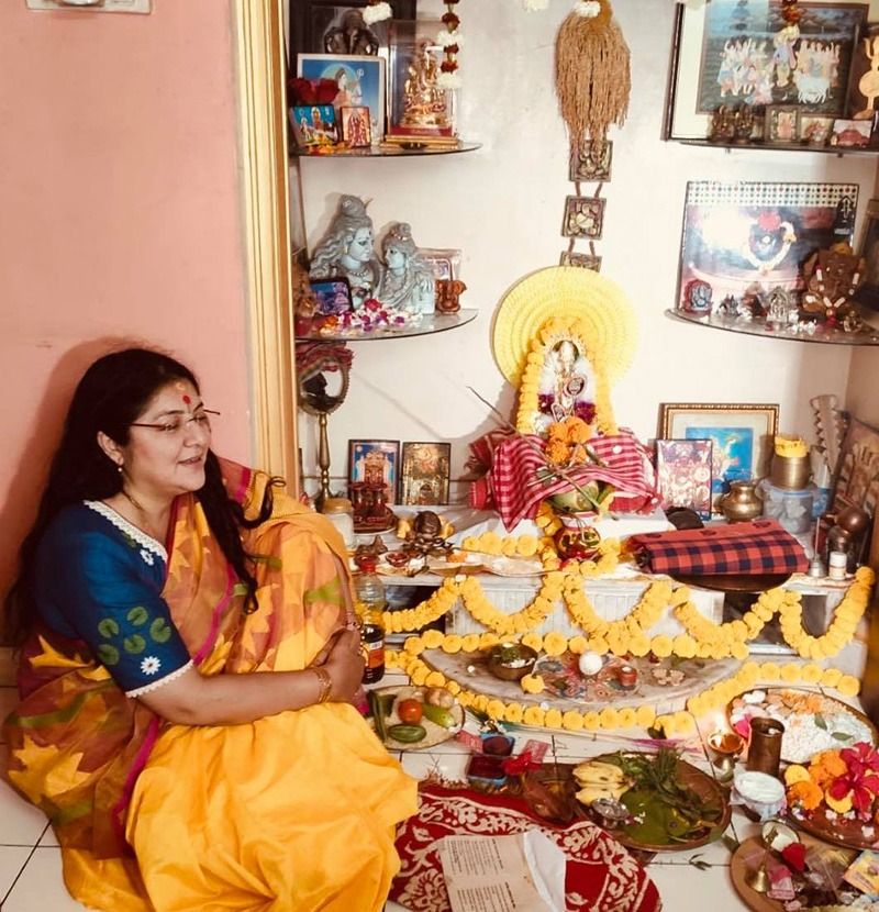 <p> নৃত্যশিল্পী অভিনেত্রী হিসেবে প্রচারের আলোয় এলেও বর্তমানে তিনি একজন সফল রাজনীতিবিদ। ২০১৬ সালে তৃণমূল কংগ্রেস ছেড়ে বিজেপিতে যোগদান। ২০১৭ সালে রূপা গঙ্গোপাধ্যায়কে সরিয় পশ্চিমবঙ্গের মহিলা শাখার প্রেসিডেন্ট করা হয় তাঁকে। ২০১৯ সালে হুগলি লোকসভাকেন্দ্র কেন্দ্র থেকে নির্বাচিত হয়ে তিনি লোকসভায় যান। </p>