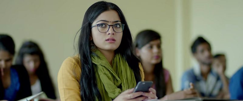 స్పెట్స్ తో స్లయిలీష్ లుక్లో రష్మిక మందన్నా.