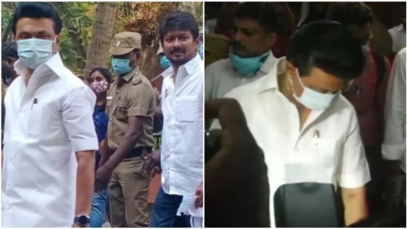 திமுக தலைவர் மு.க.ஸ்டாலின் சென்னை தேனாம்பேட்டை எஸ்.ஐ.இ.டி. கல்லூரியில் உள்ள வாக்குச்சாவடி மையத்தில் குடும்பத்துடன் வாக்களித்தார்.
