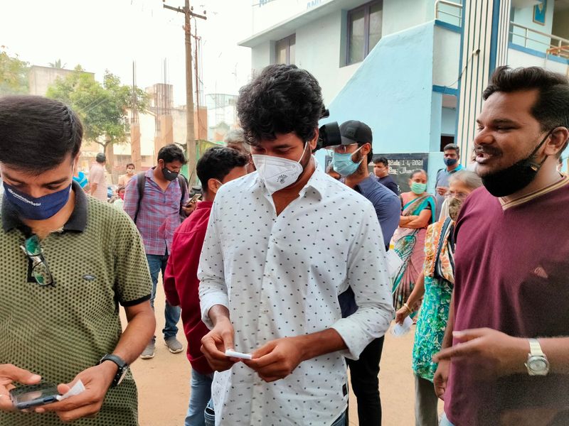 நடிகர் என்பதையும் தாண்டி, தயாரிப்பாளராகவும் தமிழ் சினிமாவில் தனி இடம் பிடித்துள்ளார். 