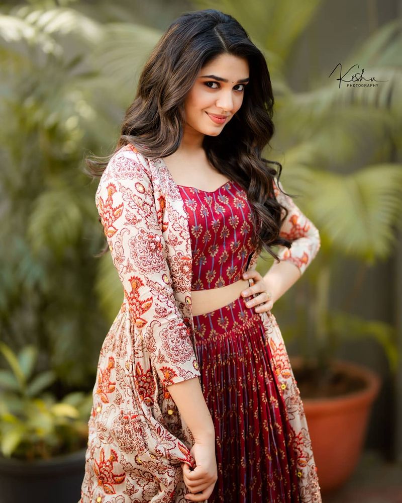 కృతి శెట్టి లేటెస్ట్ గ్లామర్ ఫోటోలు.