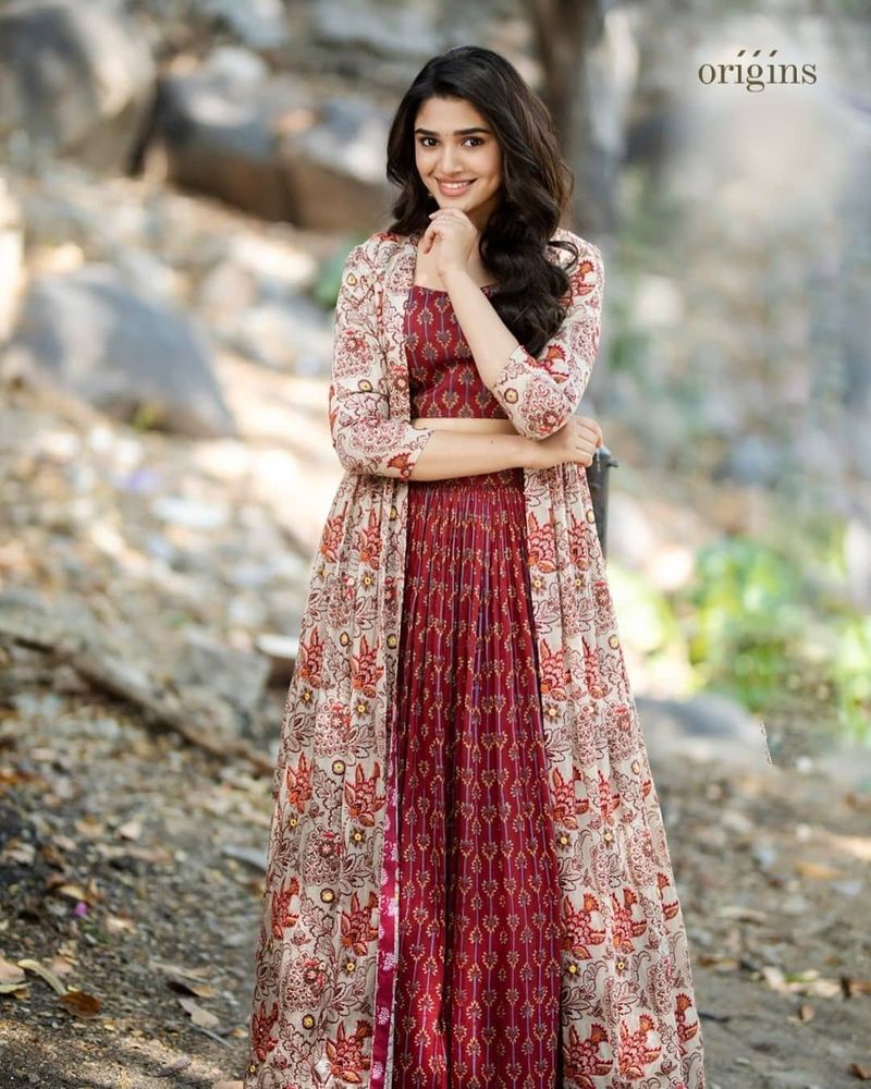 కృతి శెట్టి లేటెస్ట్ గ్లామర్ ఫోటోలు.