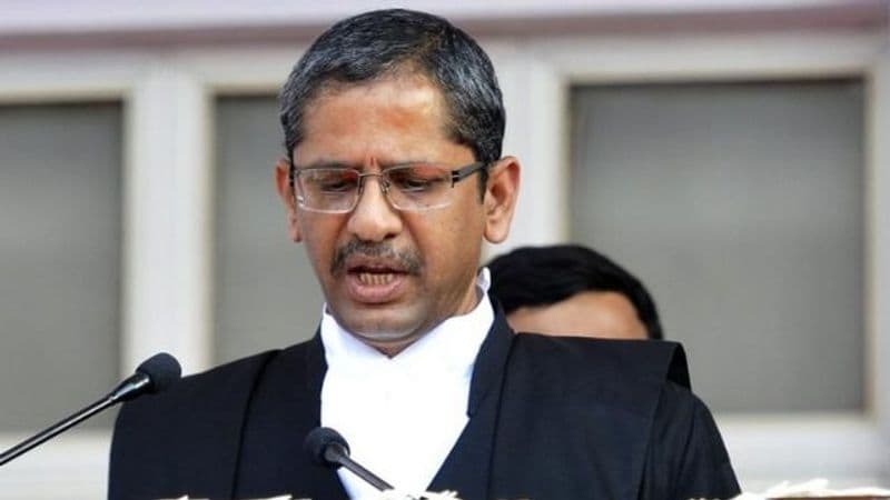 2000 में आंध्र हाईकोर्ट के जज बने
जस्टिस रमन्ना 27 जून 2000 को आंध्र प्रदेश के जज नियुक्त किए गए थे। वे 10 मार्च 2013 को आंध्र प्रदेश में चीफ जस्टिस नियुक्ति किए गए। वे 2 सितंबर 2013 में दिल्ली हाईकोर्ट के चीफ जस्टिस बने। इसके बाद वे 17 फरवरी 2014 को सुप्रीम कोर्ट के जस्टिस बने। 