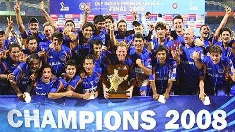 ఈ ముగ్గురిపై ప్రొఫెషనల్ క్రికెట్లో పాల్గొనకుండా జీవితకాల నిషేధం విధిస్తూ ఆదేశాలు జారీ చేసింది బీసీసీఐ. అయితే శ్రీశాంత్ మళ్లీ మళ్లీ పిటిషన్లు వేయడంతో అతనిపై నిషేధాన్ని ఏడేళ్లకు కుదించింది...