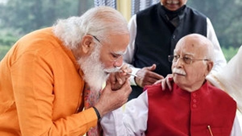 आडवाणी उन परिस्थितियों के बारे में बताते हैं जिनसे बीजेपी का जन्म हुआ। वो लिखते हैं कि 'जनता पार्टी के भीतर संघ विरोधी अभियान ने 1980 के लोकसभा चुनावों में कार्यकर्ताओं के उत्साह को ठंडा कर दिया था। इससे स्पष्ट रूप से कांग्रेस को लाभ हुआ और चुनावों में इसने जनता पार्टी के प्रदर्शन को गिराने की कोशिश की। 4 अप्रैल को जनता पार्टी की राष्ट्रीय कार्यकारिणी की एक अहम बैठक नई दिल्ली में निश्चित की गई, जिसमें दोहरी सदस्यता के बारे में आखिरी फैसला लिया जाना था।'
