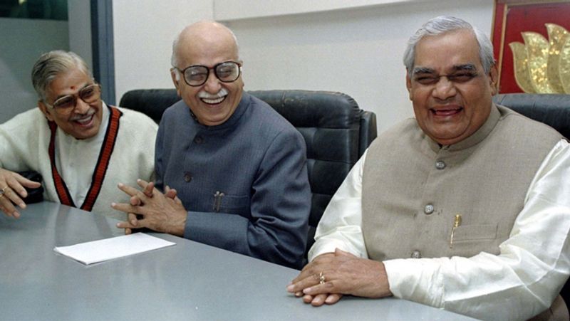 आडवाणी अपनी किताब में लिखते हैं कि 'शुरुआत से ही हमारा जोर जनसंघ पर वापस लौटने पर नहीं था, बल्कि एक नई शुरुआत करने का था। यह पार्टी के वरिष्ठ सदस्यों द्वारा नई पार्टी के नाम पर हुए गहन विचार-विमर्श से भी स्पष्ट होता है। कुछ लोगों को लगता था कि इसको भारतीय जनसंघ कहना चाहिए।' 