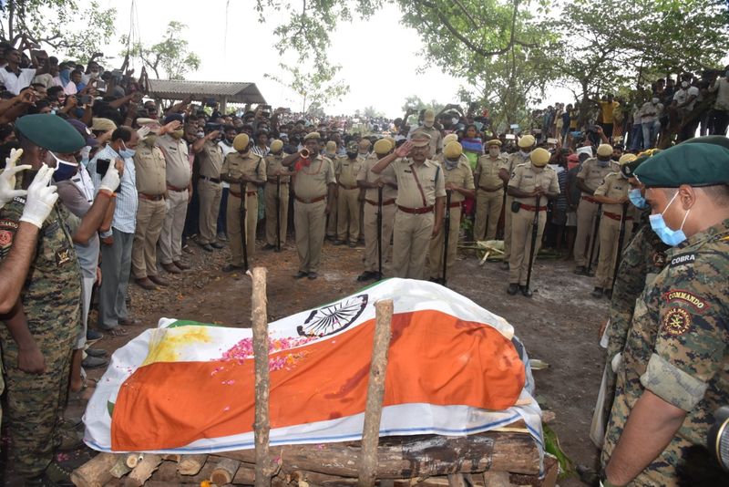 Jawan jagadeesh last rites performed with military honours at vijayanagaram