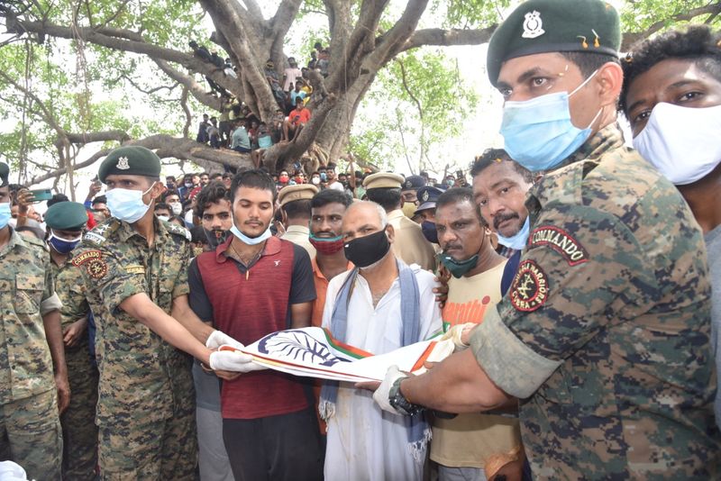 Jawan jagadeesh last rites performed with military honours at vijayanagaram