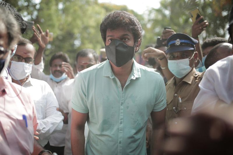 இந்த காட்சிகளில் விஜய்யுடன் சில வெளிநாட்டு நடிகர்களும் இணைந்து நடித்துள்ளனர் என கூறப்படுகிறது. 