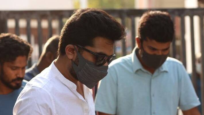 Silambarasan to play the lead in 'Corona Kumar' Silambarasan to play the lead in 'Corona Kumar'
