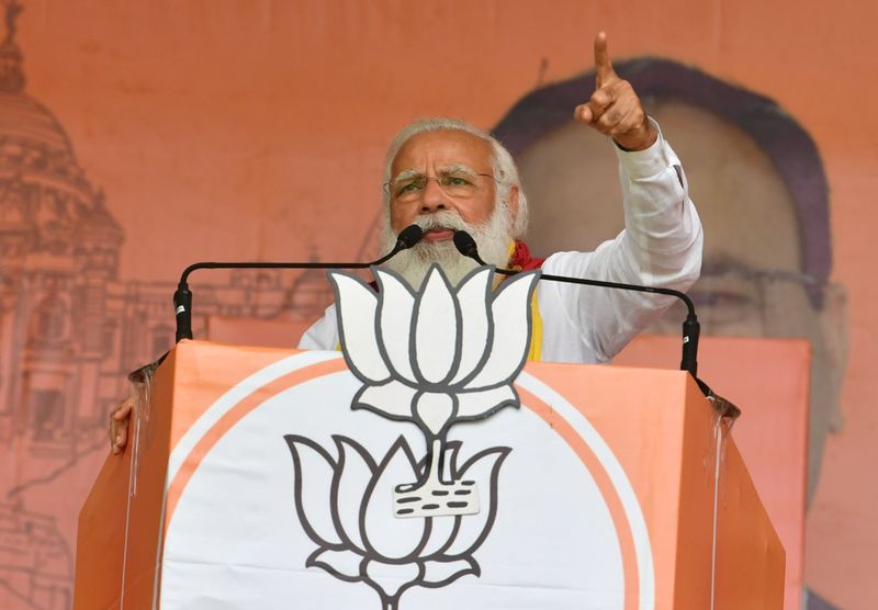 <p>ನಂದಿಗ್ರಾಮ ಚುನಾವಣಾ ಫಲಿತಾಂಶದ ನಂತರ ರಮಮತಾ ಬ್ಯಾನರ್ಜಿ ರಾಜಕಾರಣ ಅಂತ್ಯವಾಗಲಿದೆ ಎಂದರು.</p>
