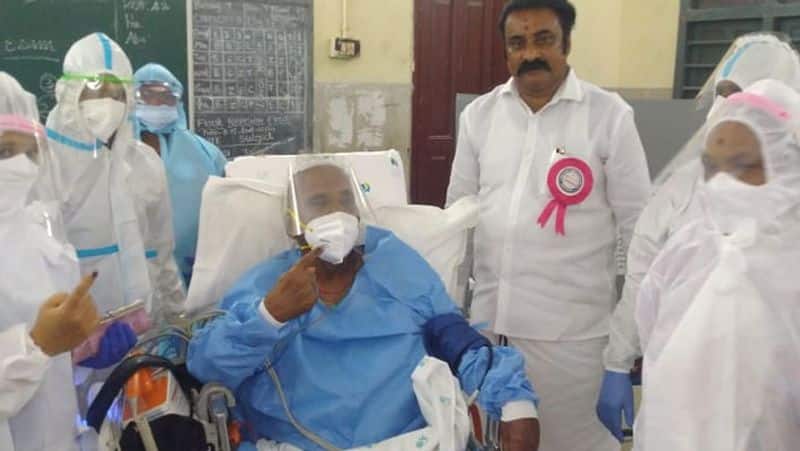 Tamilnadu Congress committee  Former Leader EVKS Elangovan Tested Corona virus positive