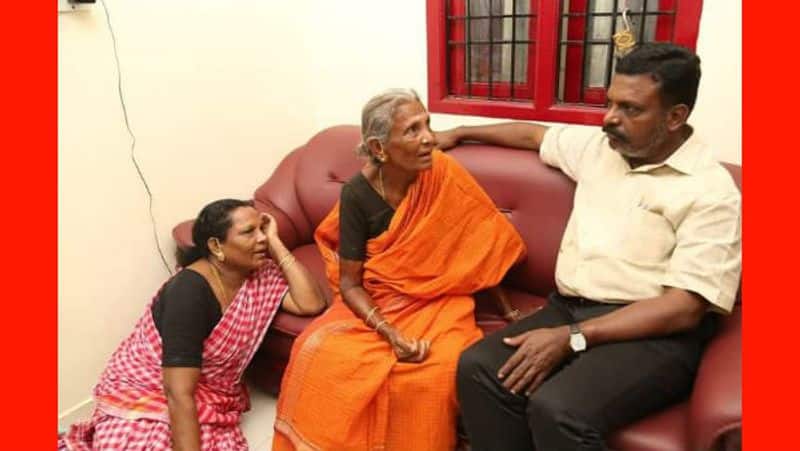 Thirumavalavan holding his mother feet and sitting alone .. A single photo that makes it flexible.
