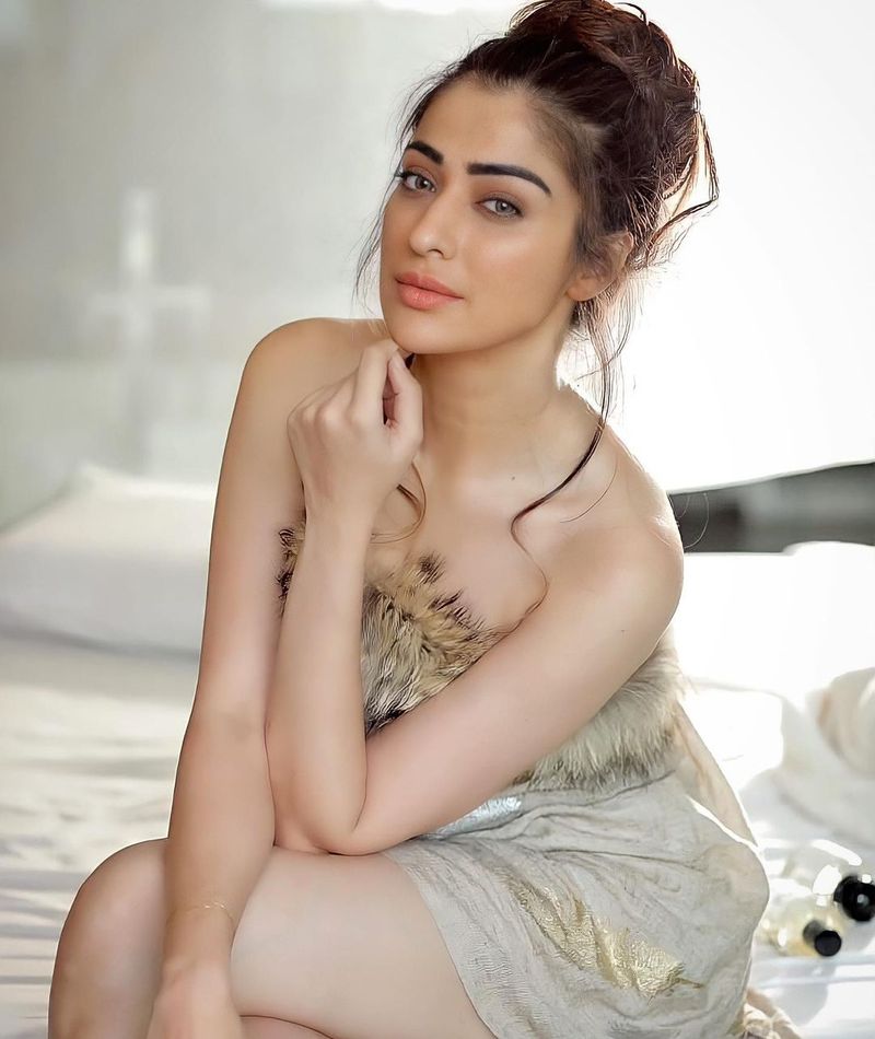 Raai Lakshmi raise the tempreature in her latest photoshoot