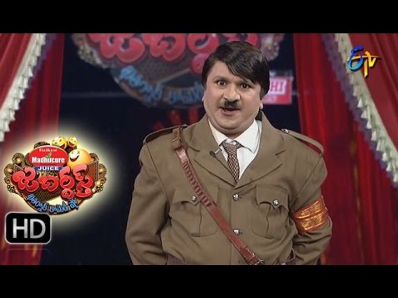 రాకెట్ రాఘవకి 2.75 నుంచి మూడు లక్షల వరకు ఇస్తున్నట్టు తెలుస్తుంది.