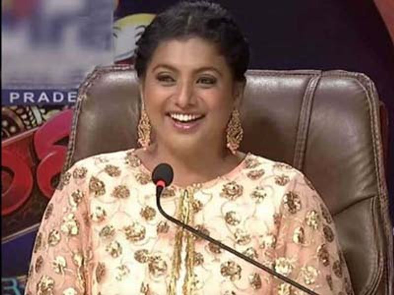 ప్రస్తుతం జడ్జ్ గా ఉన్న రోజా లేటెస్ట్ గా మూడు నుంచి నాలుగు లక్షల వరకు ఒక్కో ఎపిసోడ్కి తీసుకుంటుందట. నాగబాబు ఉన్నప్పుడు కూడా దాదాపు మూడు లక్షల వరకు పారితోషికం తీసుకునే వారట. అయితే ఆయన వెళ్లిపోయాక రోజా రెమ్యూనరేషన్ పెంచారని టాక్. నెలకు ఎనిమిది ఎపిసోడ్లు చేస్తే దాదాపు ముప్పై లక్షల వరకు రోజాకి ఇస్తున్నారని సమాచారం.