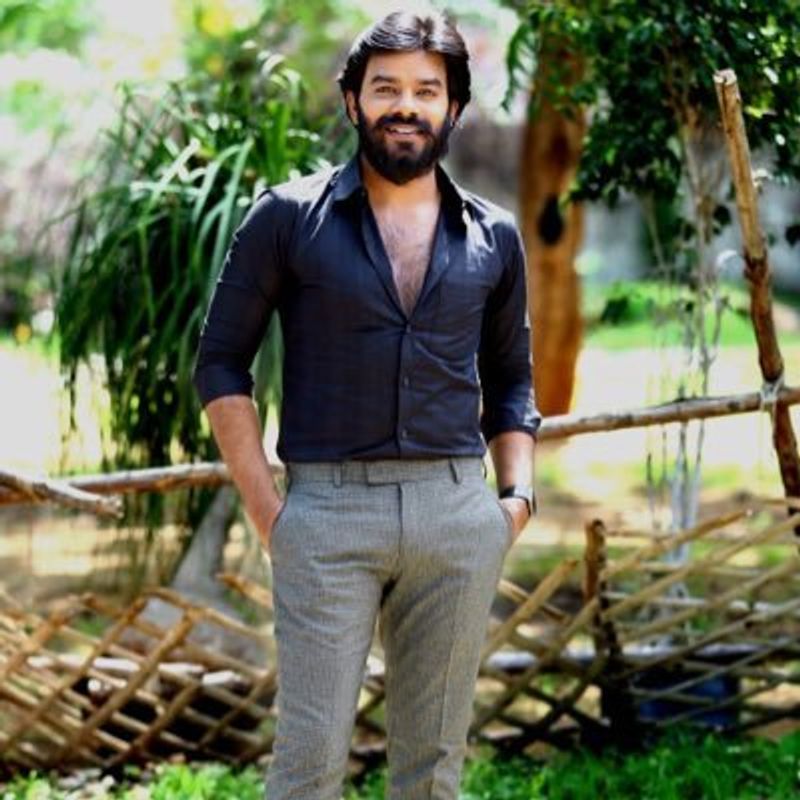 అయితే ఇటీవల సుధీర్ పారితోషికం బాగానే పెంచాడట. దాదాపు నాలుగు లక్షల వరకు డిమాండ్ చేస్తున్నట్టు సమాచారం.