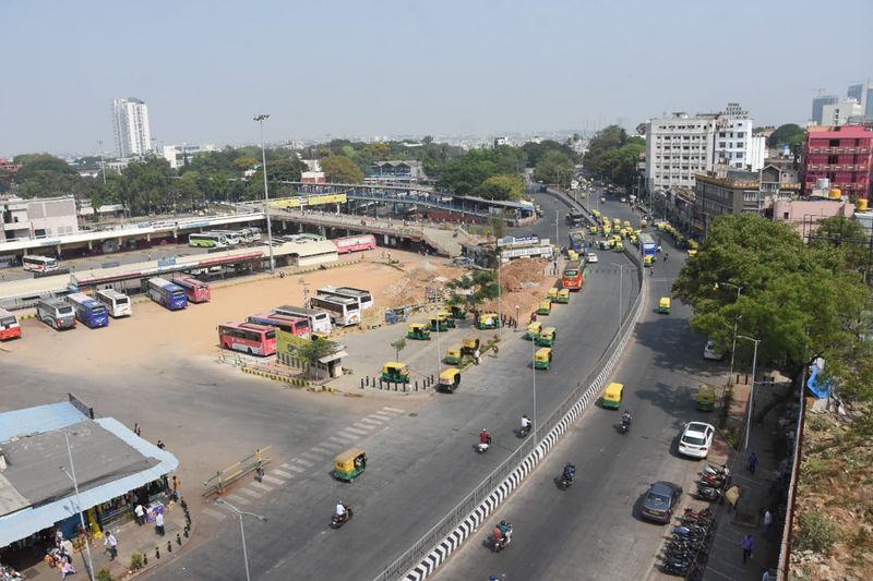 <p>ಖಾಲಿ ಖಾಲಿಯಾಗಿರುವ ಬೆಂಗಳೂರು</p>