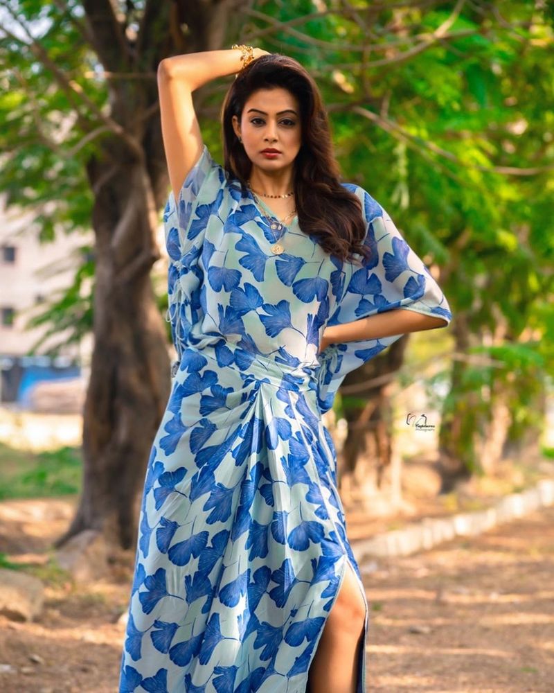 ప్రియమణి గ్లామర్ ఫోటోలు.