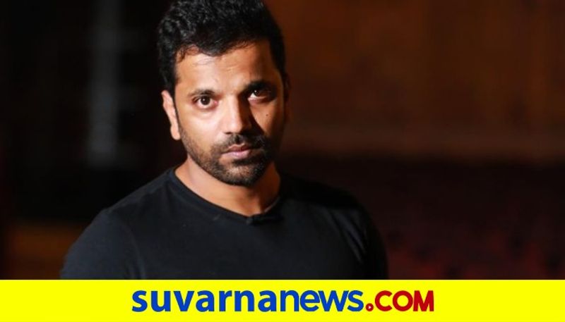 ನಟ, ಸಂಚಾರಿ ವಿಜಯ್ ಗೆಳೆಯ ನೀನಾಸಂ ಸತೀಶ್ ಕೊರೋನಾ ಸಂದರ್ಭದಲ್ಲಿ ಸಹಾಯ ಮಾಡುತ್ತಿದ್ದ ವಿಡಿಯೋ ಒಂದನ್ನು ಹಂಚಿಕೊಂಡಿದ್ದಾರೆ.