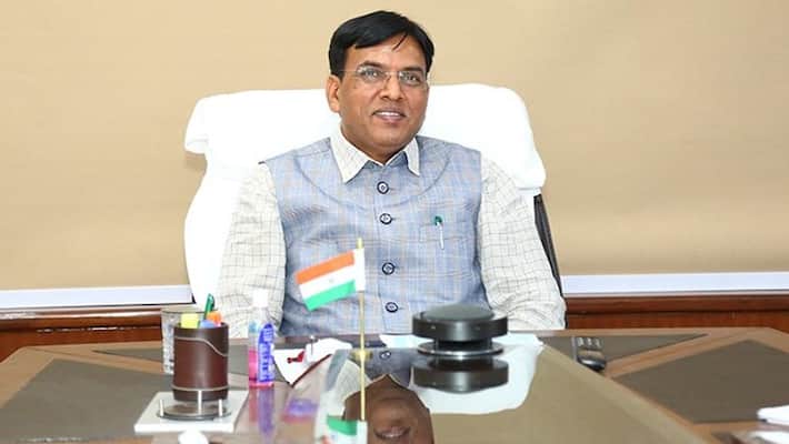 Health Minister Mansukh Mandaviya annouces emergency package for tackle coronavirus ckm Health Minister Mansukh Mandaviya annouces emergency package for tackle coronavirus ckm