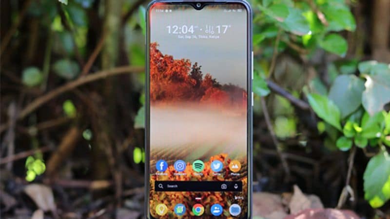 C20 और C21 में 5000mAh बैटरी और 10वाट चार्जिंग है। वहीं, C25 में 6000mAh बैटरी और 18 वाट चार्जिंग है। दिलचस्प बात ये है कि रियलमी ने TUV Rheinland जापान के साथ पार्टनरशिप की है। इसी के साथ C25 और C21 TUV Rheinland के साथ लॉन्च होने वाला पहला फोन है। 