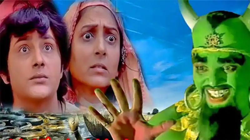 <p><strong>अलिफ लैला (1993-97) </strong></p>
<p><strong>चैनल : दूरदर्शन</strong></p>
<p><strong>स्टारकास्ट : गिरिजा शंकर, दामिनी कंवल, हैदर काजमी, शाहनवाज, प्रमोद कपूर, सुलक्षणा खत्री।</strong> 'रामायण' के बाद रामानंद सागर प्रोडक्शन का यह दूरदर्शन पर दूसरा सीरियल था, जो काफी पॉपुलर हुआ। यह अपने अरबी नाम अल्फ लैला से ही 'अलिफ लैला' बन गया। अरबी में अल्फ का अर्थ है एक हजार और लैला का अर्थ है रात। यह एक हजार कहानियों का संग्रह है, जिससें चमत्कार और जादू-टोना की भरमार है। इसे 'अरबियों का पंचतंत्र' भी कहा जाता है।</p>