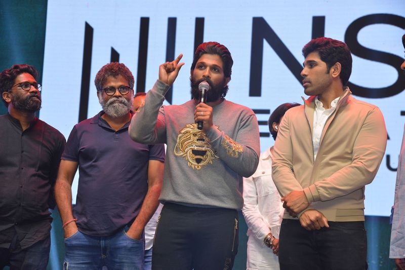 ఇక తన ఫ్యాన్స్ చేస్తున్న సేవా కార్యక్రమాలు చూస్తూనే ఉన్నానని, వారు తన బర్త్ డే గిఫ్ట్ గా సామాజిక సేవలో పాల్గొనడం గొప్పగా ఉందని అల్లు అర్జున్ తెలియజేశారు.