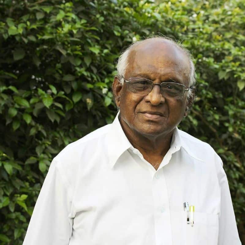 director sb muthuraman affected corona admitted hospital