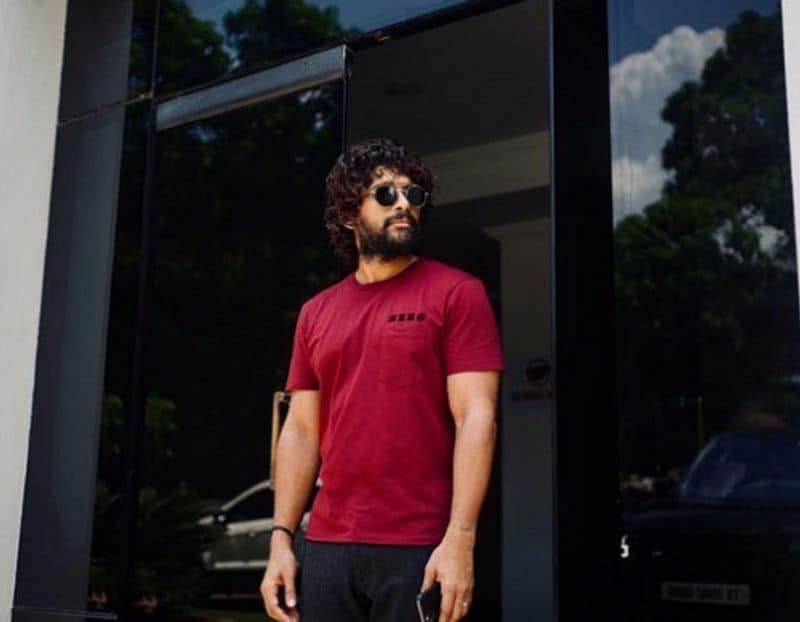 <p>ಅವರು ತಮ್ಮ ಸಂದದ ಫೋಟೋವನ್ನು ಪೋಸ್ಟ್ ಮಾಡಿದ್ದಾರೆ. ಇದನ್ನು ಅವರ ಇತ್ತೀಚಿನ ಮಾಲ್ಡೀವ್ಸ್ ಪ್ರವಾಸದ ಸಮಯದಲ್ಲಿ ತೆಗೆಯಲಾಗಿತ್ತು.</p>