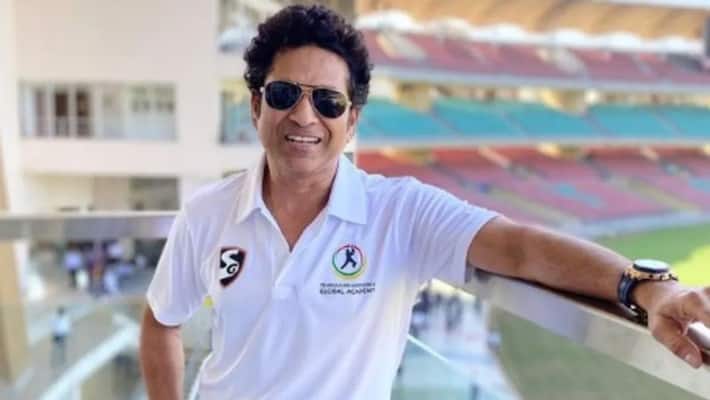 Legend Indian Cricketer Sachin tendulkar cook his own food, video goes viral spb Legend Indian Cricketer Sachin tendulkar cook his own food, video goes viral spb
