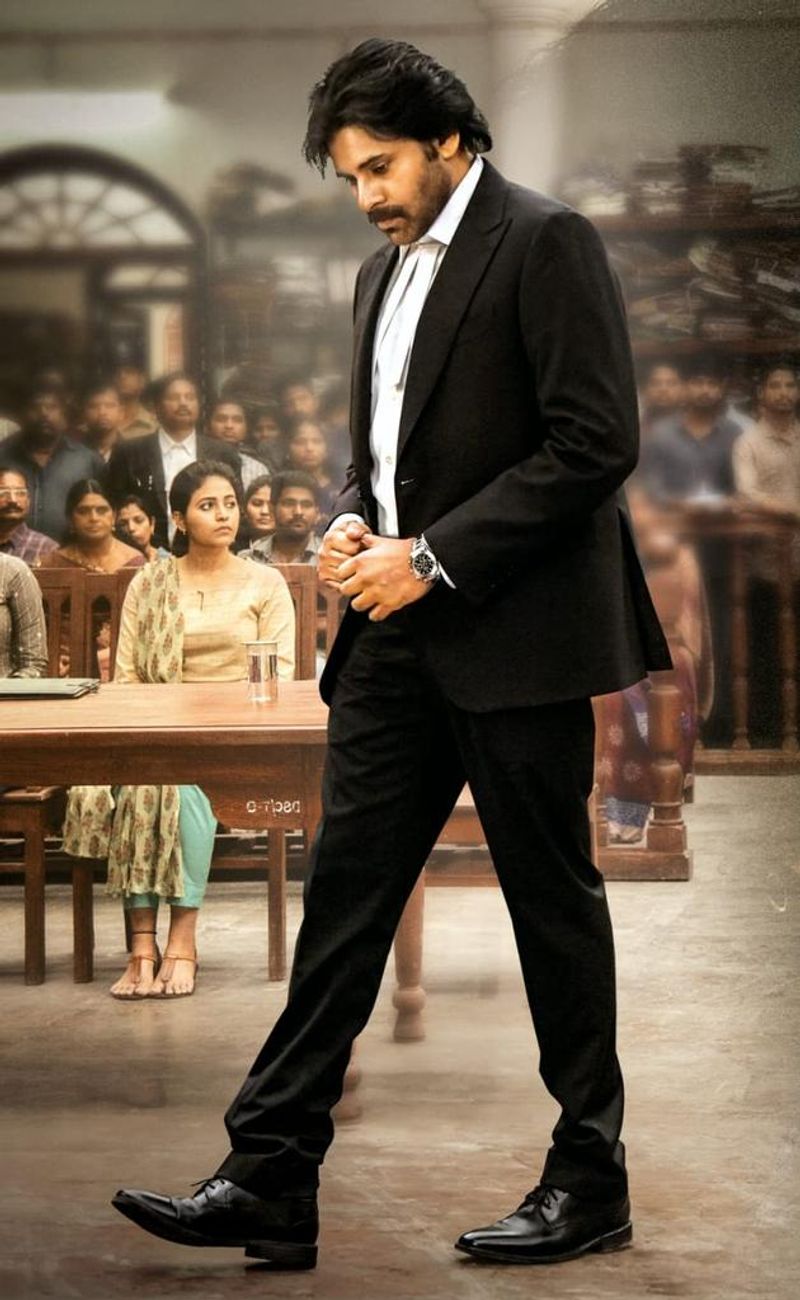 సోషల్ మీడియాలో వకీల్ సాబ్ మూవీపై బ్లాక్ బస్టర్ టాక్ నడుస్తుంది. లాయర్ గా పవన్ బాక్సాఫీస్ రికార్డ్స్ కొల్లగొట్టడంతో పాటు, నయా రికార్డ్స్ సెట్ చేయడం ఖాయంగా కనిపిస్తుంది.