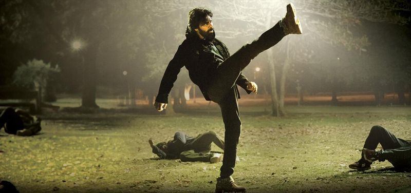 ఫిల్మ్ క్రిటిక్స్, సెన్సార్ సభ్యులు ఇప్పటికే వకీల్ సాబ్ చిత్రం చూడడంతో పాటు, పాజిటివ్ రెస్పాన్స్ ఇచ్చారు. ముఖ్యంగా పవన్ వన్ మాన్ షోతో అద్భుతం చేశాడంటూ చెప్పడం జరిగింది.