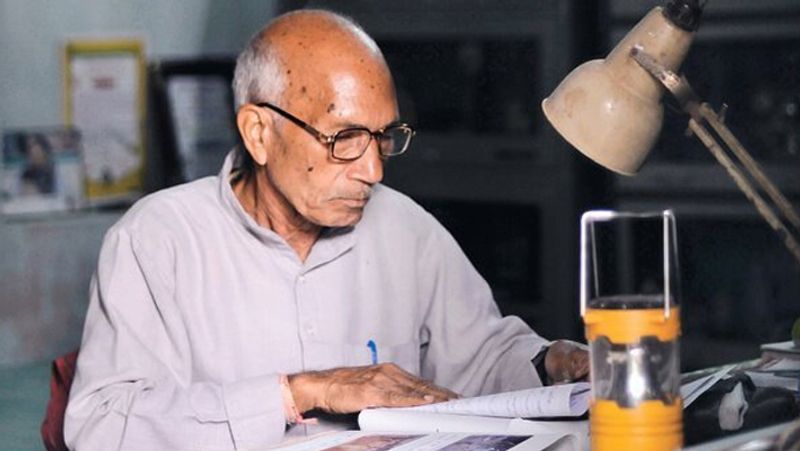 92 साल के धर्मपाल सैनी को बालिक शिक्षा के क्षेत्र में योगदान के लिए 1992 में पद्मश्री से सम्मानित किया गया। साल 2012 में द वीक ने उन्हें मैन ऑफ द ईयर चुना था।
