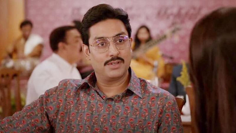 <p>বলিউডের শাহেনশাহ। পর্দায় পা রাখার পর থেকেই তিনি ঝড় তুলেছেন একের পর এক হিট ছবি দিয়ে। প্রথম জীবনে খানিক স্ট্রাগেল থাকলেও পরবর্তীতে ফিরে তাকাতে হয়নি তাঁকে। </p>