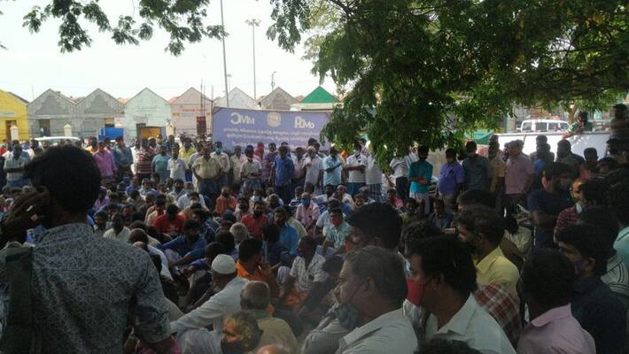 Koyambedu Retail sale shop owners under protest Koyambedu Retail sale shop owners under protest