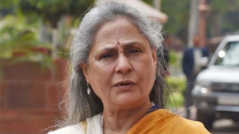 वर्क फ्रंट की बात करें तो जया बच्चन आखिरी बार 2016 में आई फिल्म 'की एंड का' में नजर आई थीं। जया ने अब तक कई बेहतरीन फिल्मों में काम किया है। इनमें बावर्ची, परिचय, शोर, अनामिका, जंजीर, अभिमान, कोरा कागज, मिली, चुपके चुपके, शोले, सिलसिला, फिजा, कभी खुशी कभी गम और कल हो ना हो प्रमुख हैं। 