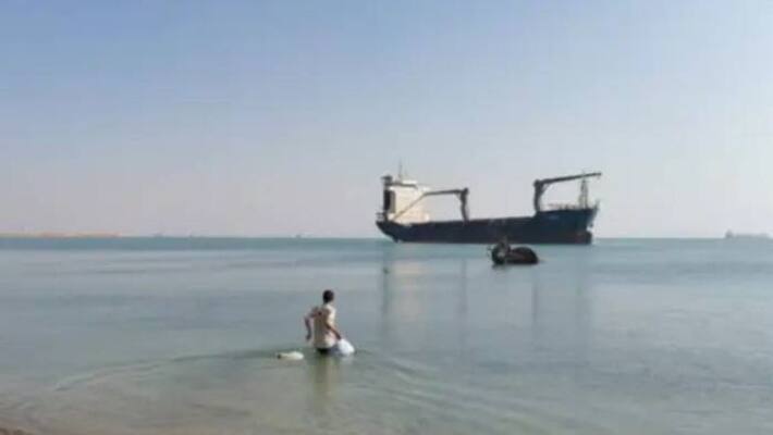 this man living in a ship for last four years this man living in a ship for last four years