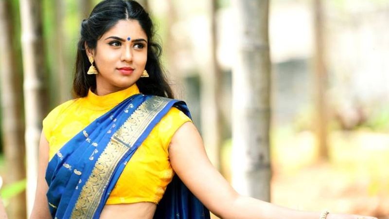 எனினும், சைத்ரா இதுவரை இந்த சம்பவம் குறித்து ஏதும் கூறாத நிலையில், அவர் உண்மை என்பதை கூறிய பிறகே... தற்கொலை முயற்சி குறித்த உண்மை காரணம் தெரியவரும் என்பது குறிப்பிடத்தக்கது.