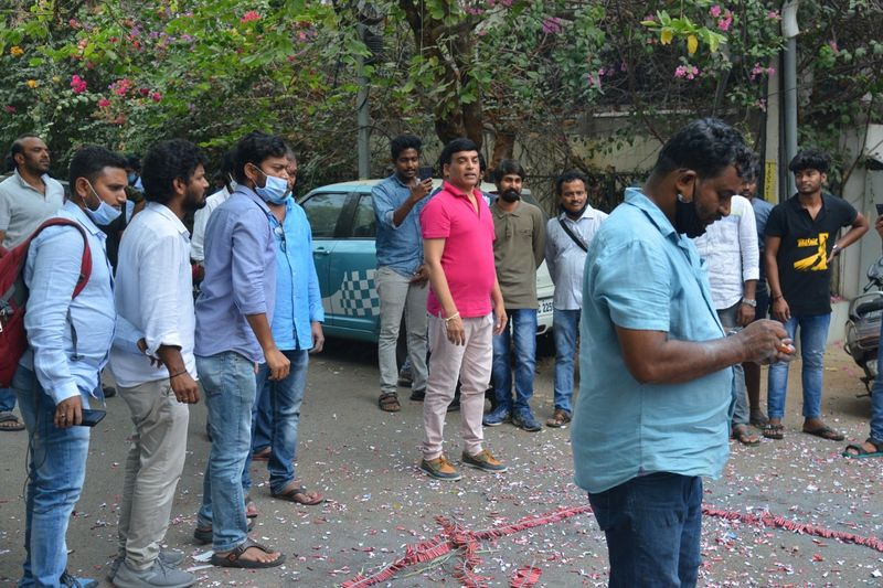 `వకీల్సాబ్` బృందం సక్సెస్ సెలబ్రేషన్స్.