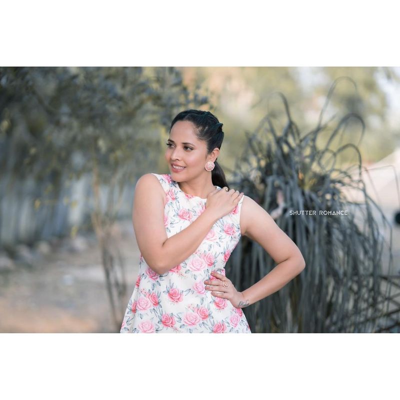 ఎందుకంటే గతంలో దీనికి ఆమె యాంకర్గానూ చేశారు. దీంతో ఈ ఛాన్స్ అనసూయకే వస్తుందనే ప్రచారం జరుగుతుంది. ఇదే నిజమైతే అనసూయ రెండు జబర్దస్త్ షోలో ఓ ఊపు ఊపేయబోతుందని, ఆమె క్రేజీ ఇంకా మరింతగా పెరుగుతుందని చెప్పొచ్చు.